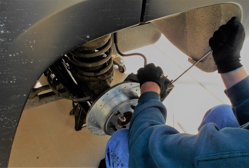 Technological Evolution in Car Repair: Adapting to Digital Diagnostics and Advanced Diagnostic Tools