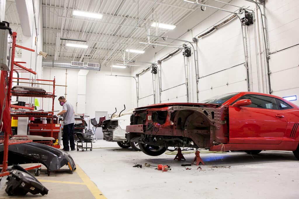 Contactless Service Solutions: Reshaping Car Repair Experiences Through Remote and Virtual Offerings