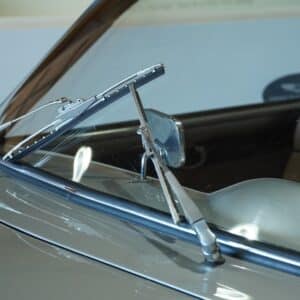 Photo Cracked windshield