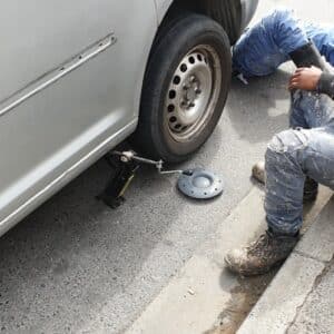 Photo "What Are the Differences Between Routine Maintenance and Repair Services?"