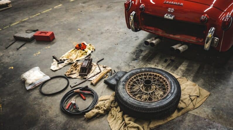 Photo "How Can I Budget for Unexpected Car Repairs and Maintenance Costs?"