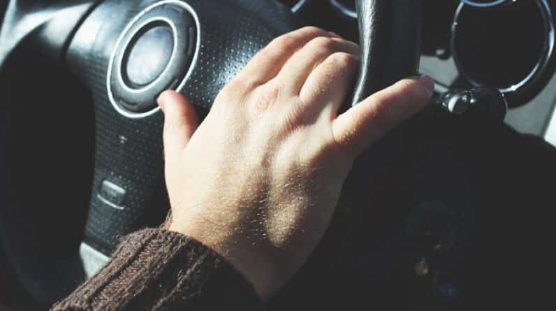 Photo "Are There Specific Warning Signs That My Transmission May Be Failing?"