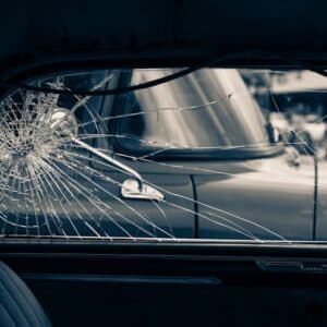 Photo "Can I Drive with a Cracked Windshield?"