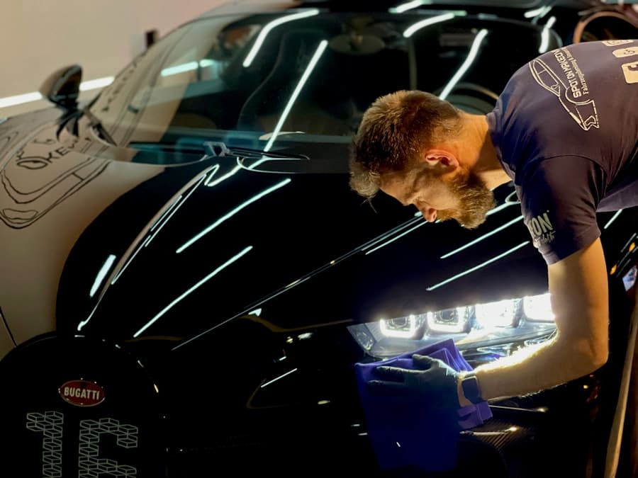 Photo Auto Body Technicians